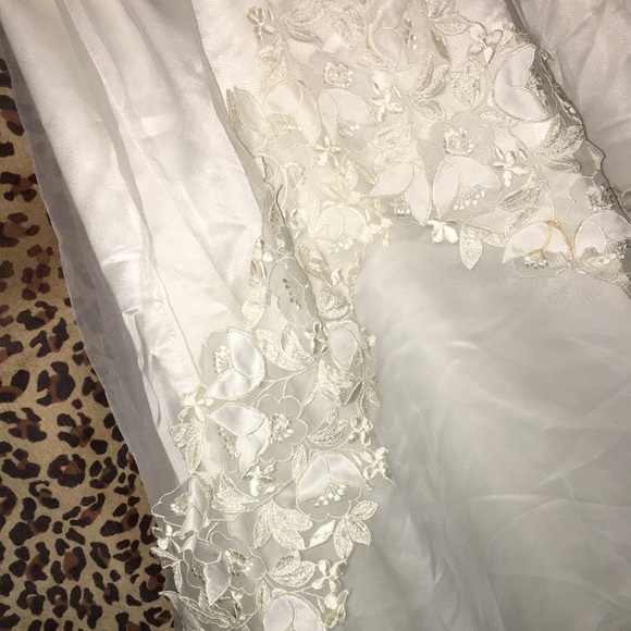 Long tail Vintage wedding dress from the 70s - Picture 4 of 11
